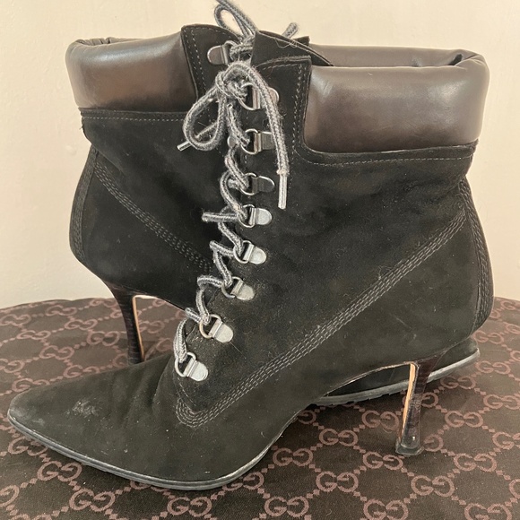 VINTAGE MANOLO BLAHNIK SUEDE BOOTIES - Picture 7 of 10
